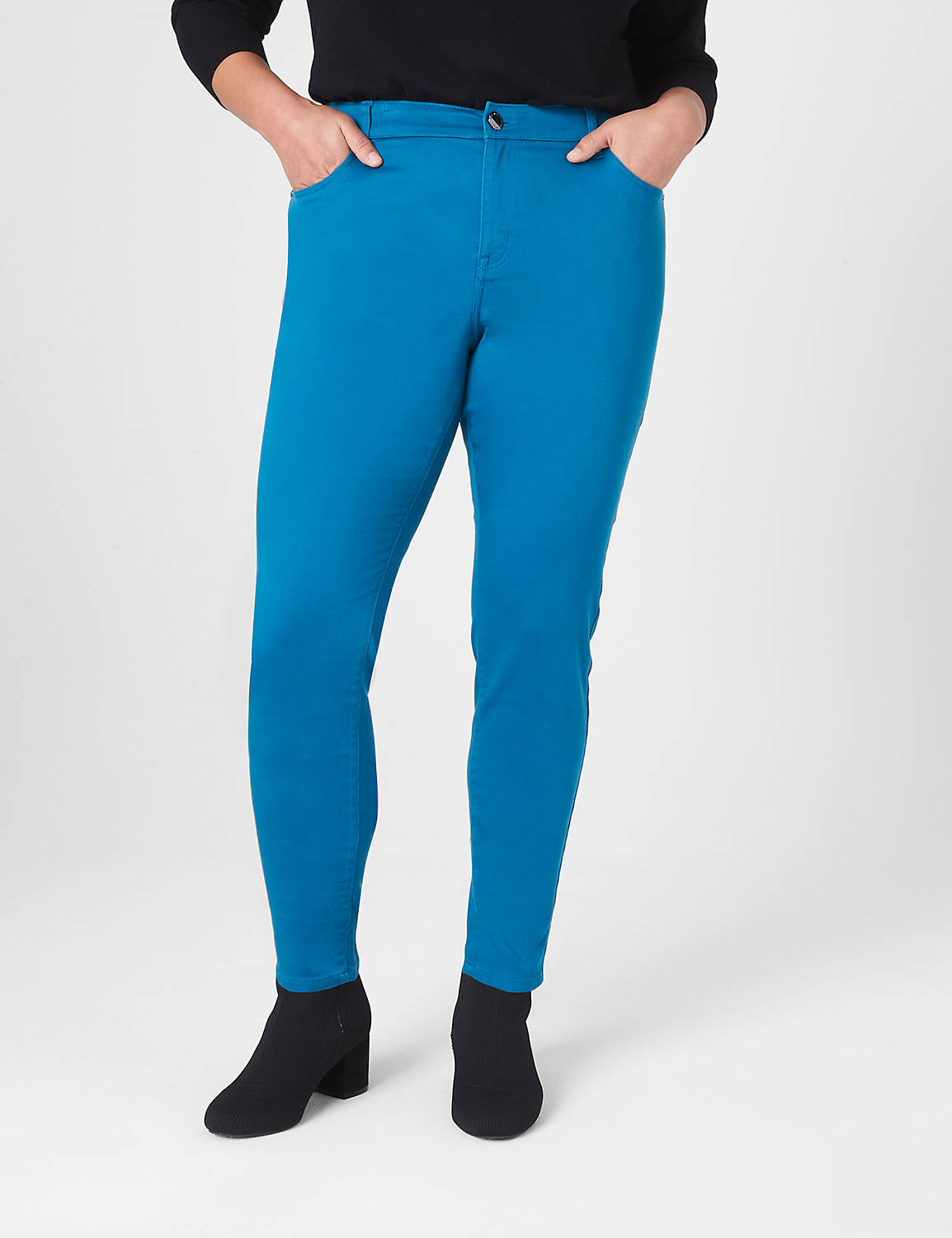 Plus Size Clothing Store at Pleasant Prairie Prem Outlets in Pleasant