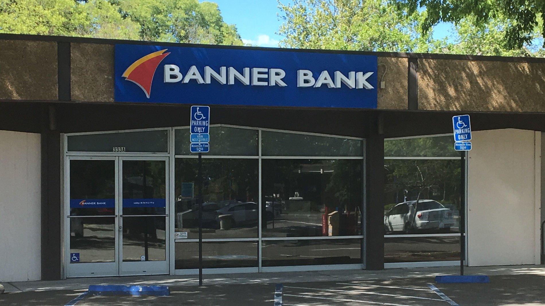 Banner Bank branch in Davis, California