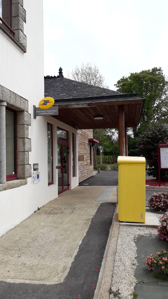 Photo du point La Poste Agence Communale RADENAC Mairie