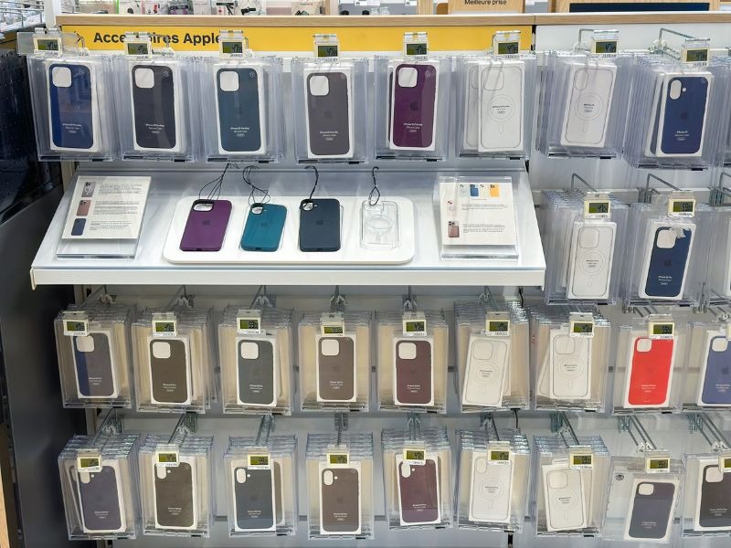Retrouvez notre sélection d'accessoires pour smartphones Apple, comme les coque de protection pour l'IPhone 16 et 16 plus ainsi que pour l'IPhone 16 pro et 16 pro max. Pas de panique, au magasin Boulanger Avignon Le Pontet nous avons également tous ce qu'il faut pour protéger vos appareils plus anciens.
