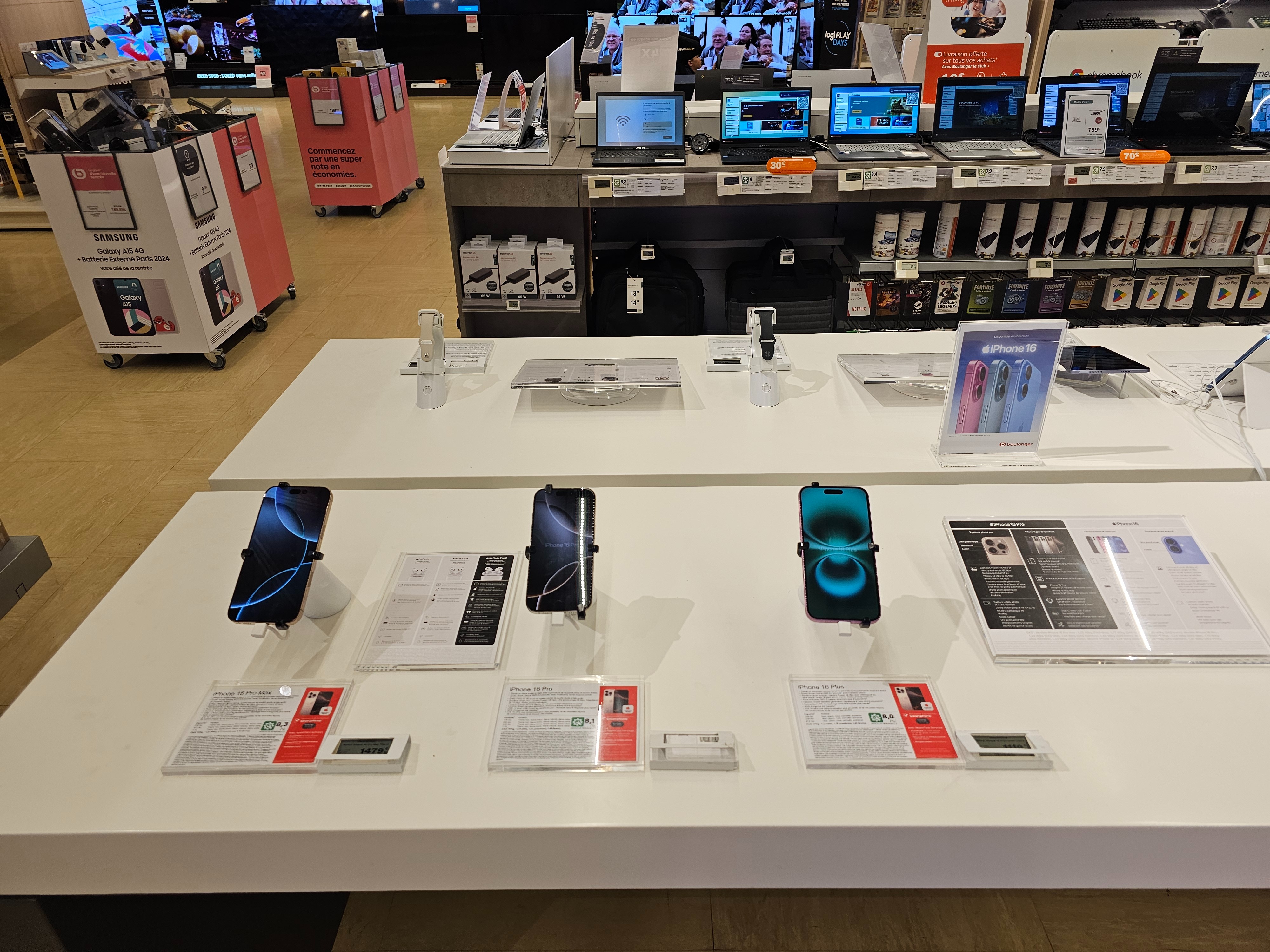 smartphone iphone 16 Pro max à  Boulanger La Rochelle Angoulins