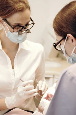 Zahnarzt Dr. Kessler in Wollerau Patienten Behandlung