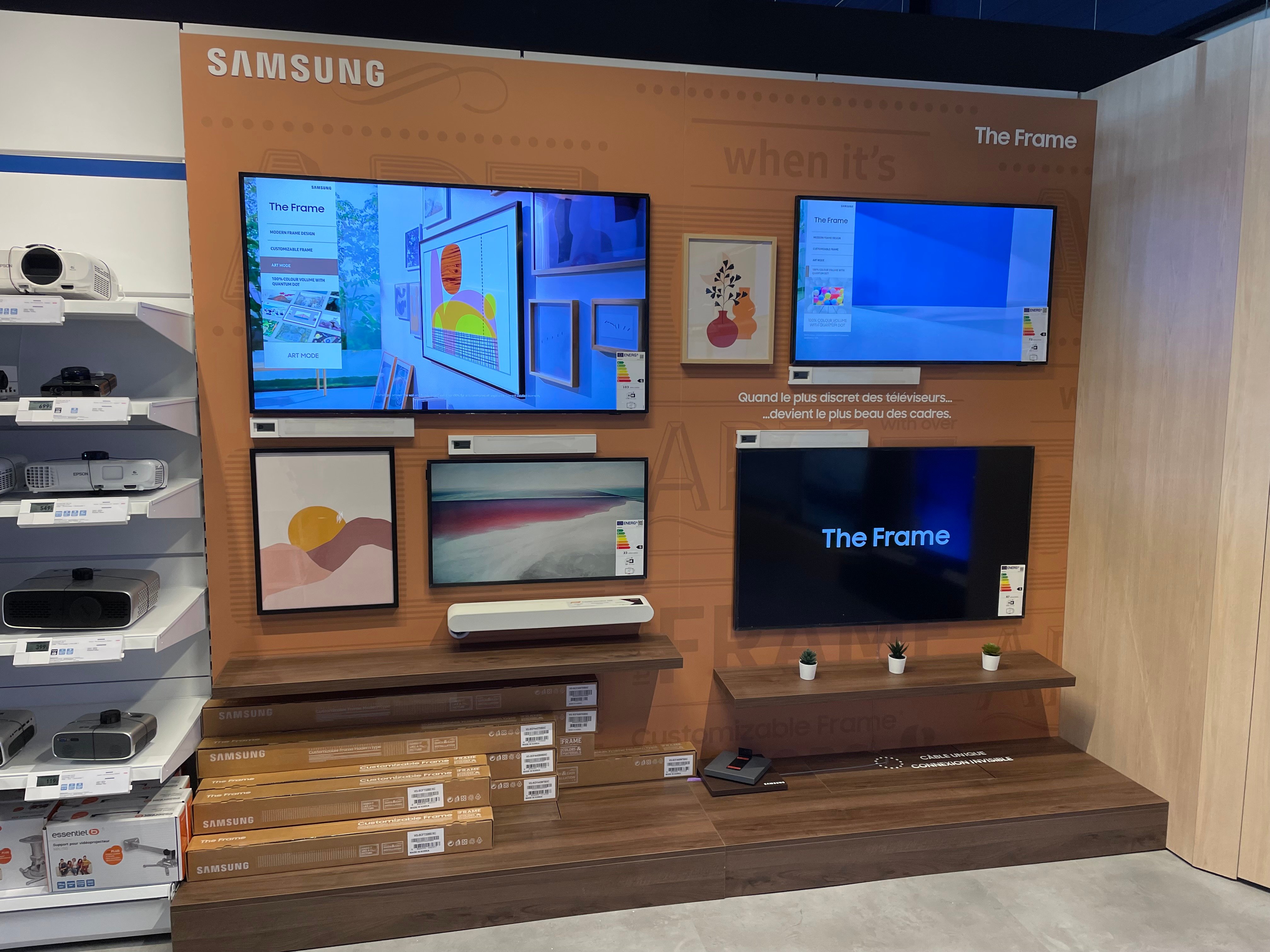Découvrez les TV the frame de chez Samsung, le téléviseur avec des contours qui peuvent être changé ! dans votre magasin Boulanger Lens