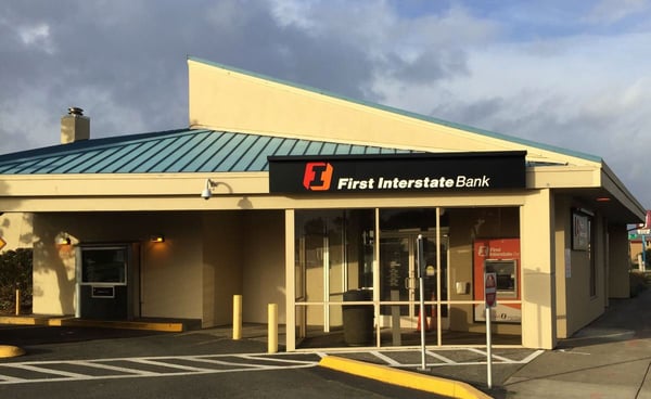 Exterior image of First Interstate Bank in Lincoln City, Oregon.