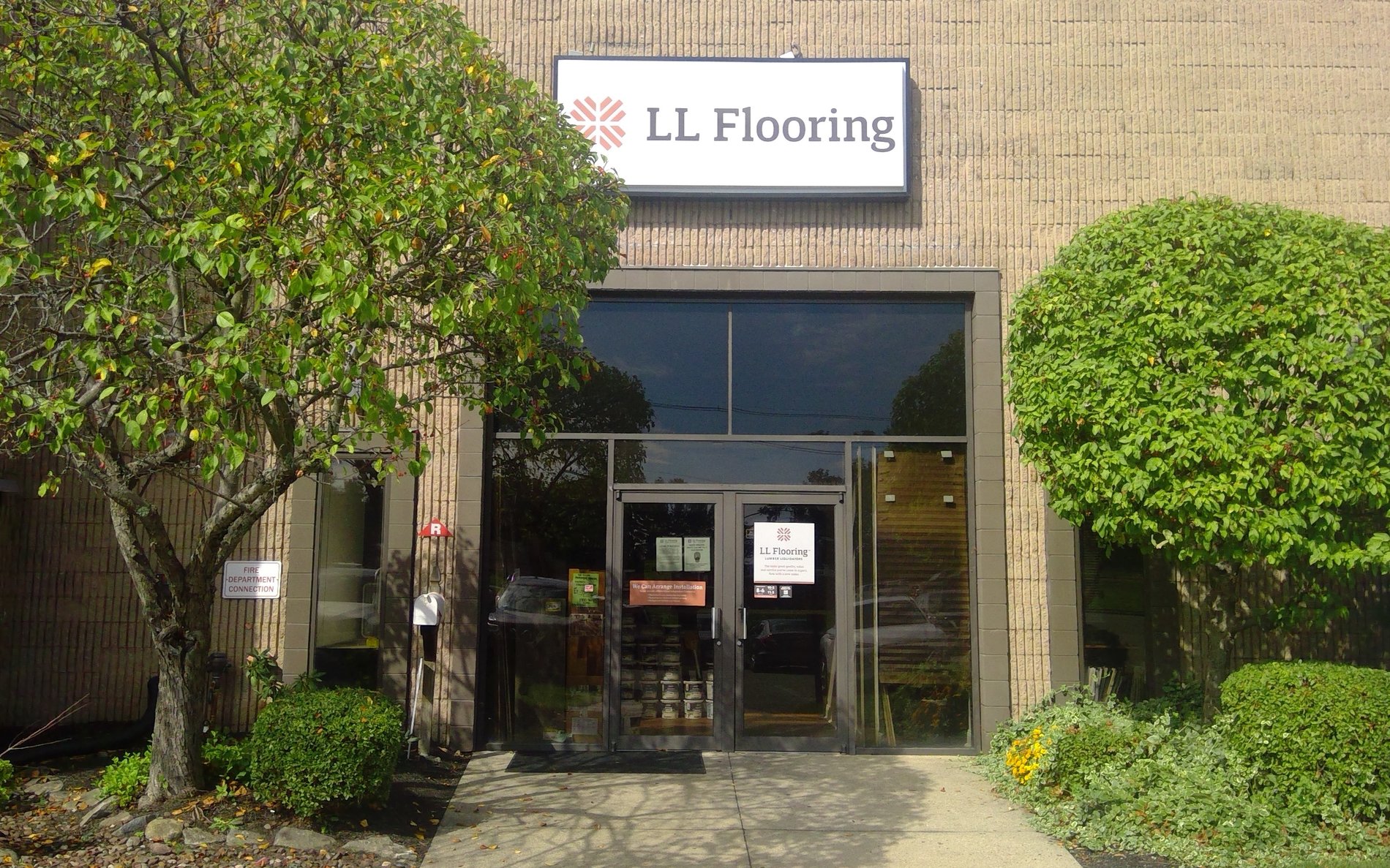 LL Flooring #1197 Fairfield | 311 RT 46 | Storefront