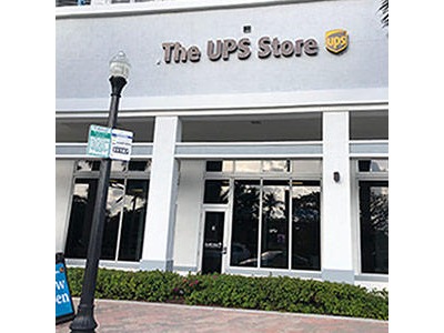 Storefront photo of The UPS Store in Hollywood, FL