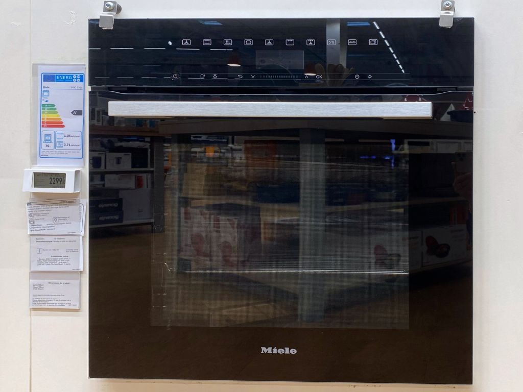 Boulanger Plan de Campagne, Four encastrable Miele