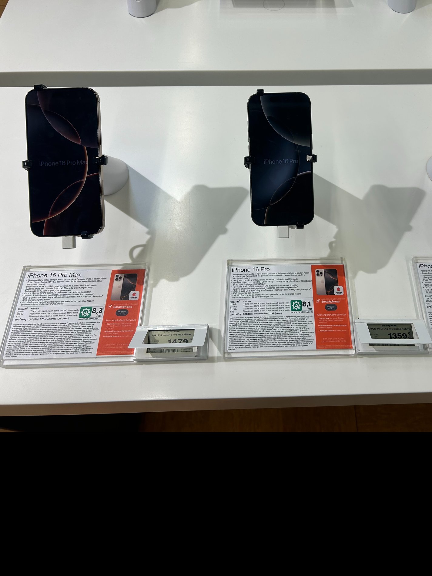 Nouveaux IPhone 16 au magasin Boulanger de Grenoble-St Egrève