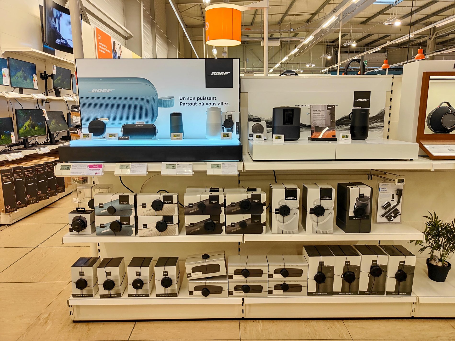 Enceintes Bluetooth Bose. Venez tester La Bose SoundLink Revolve ou la Bose SoundLink Flex dans votre magasin Boulanger La Roche sur Yon.