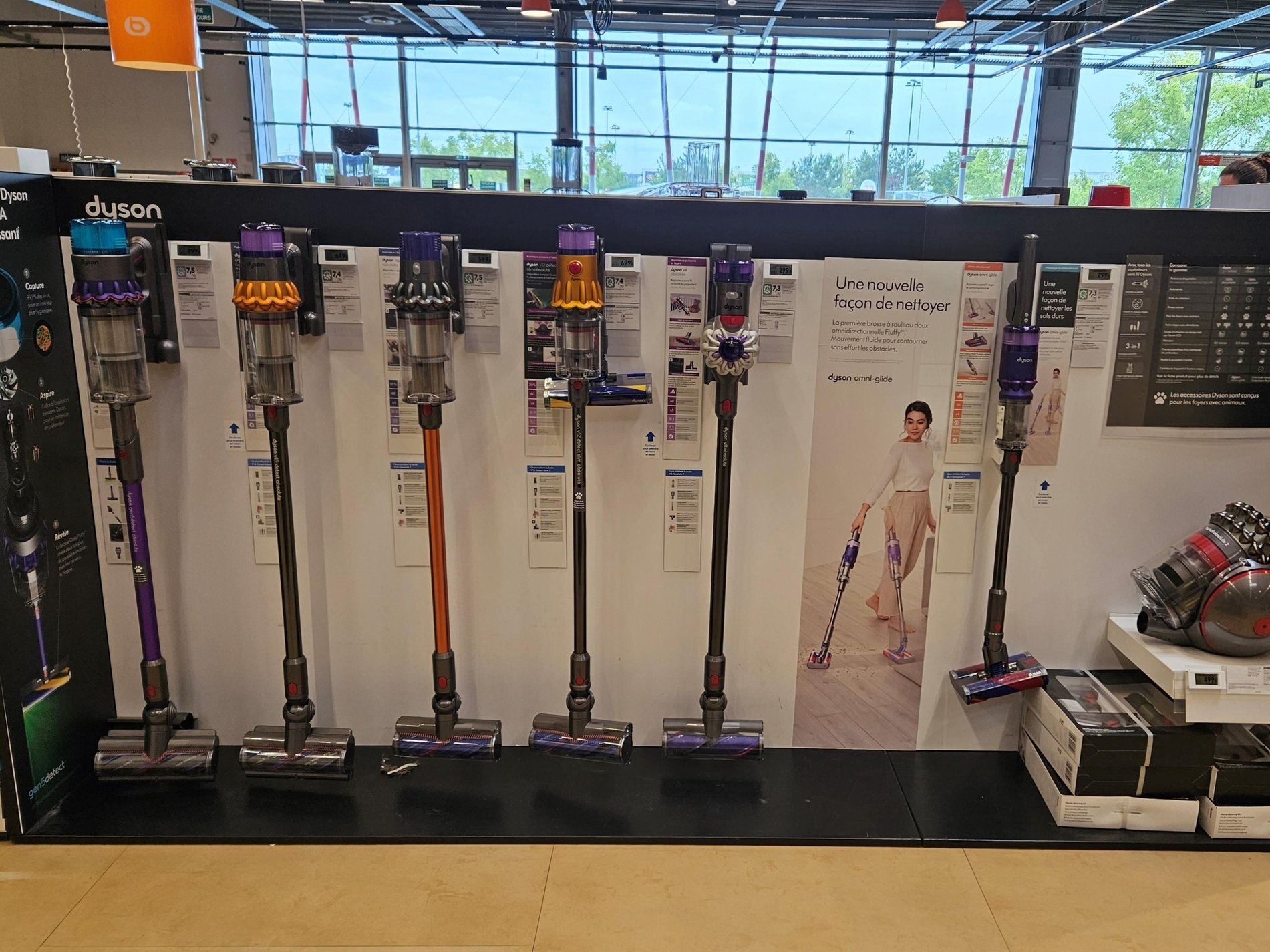 Aspirateur balai Dyson  Boulanger Poitiers - Porte Sud