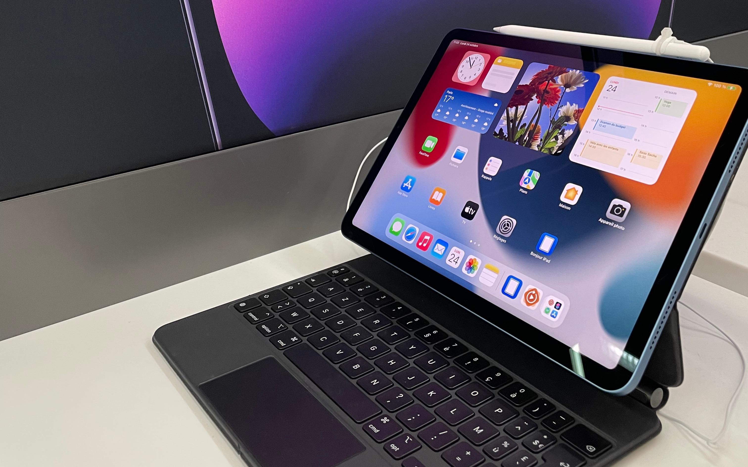 Ipad mini, Ipad Air, Ipad pro et Apple pencil sur la table Apple dans votre magasin Boulanger Reims Cormontreuil.