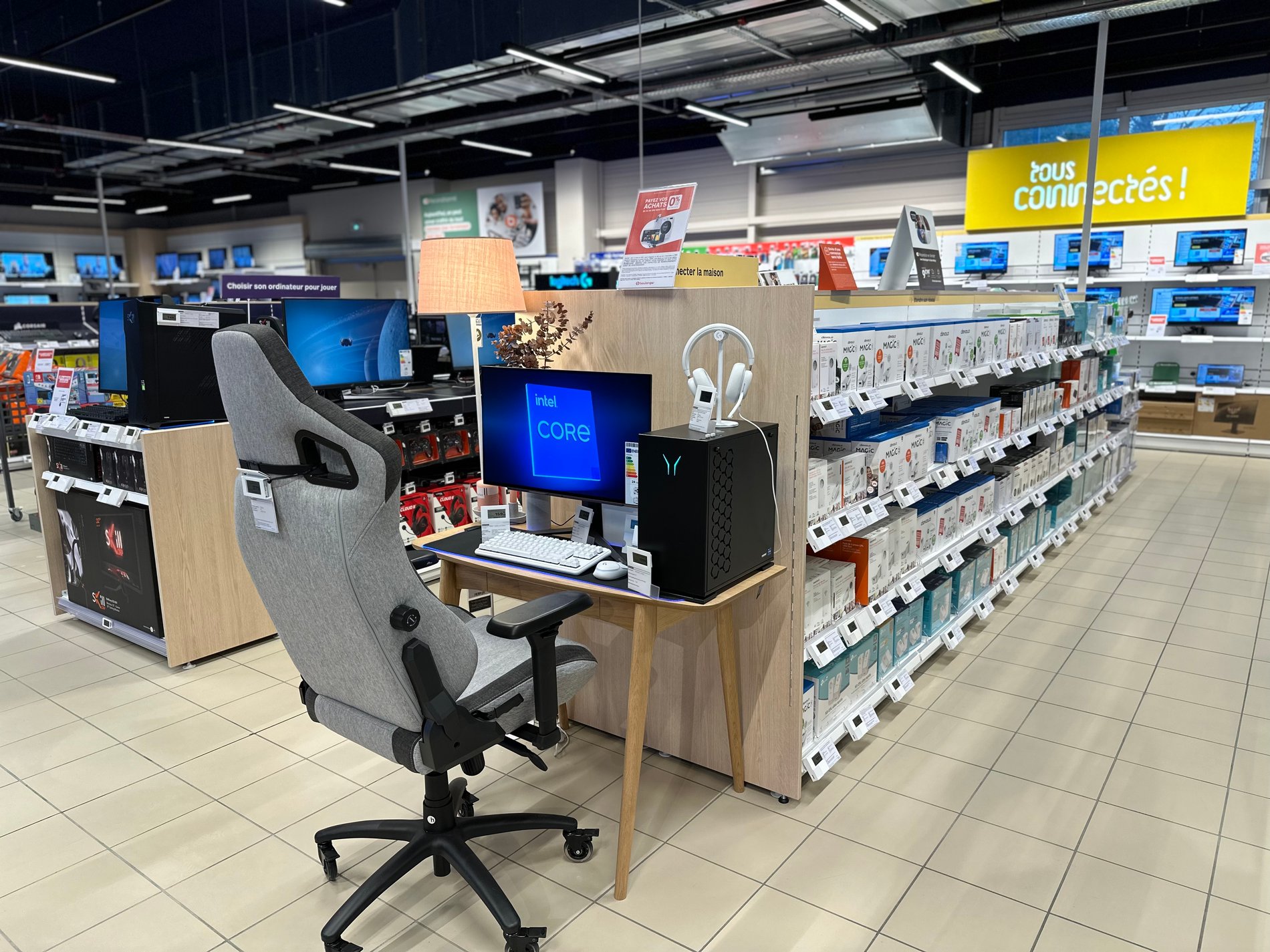 Espace gaming dans votre magasin Boulanger Fléville
