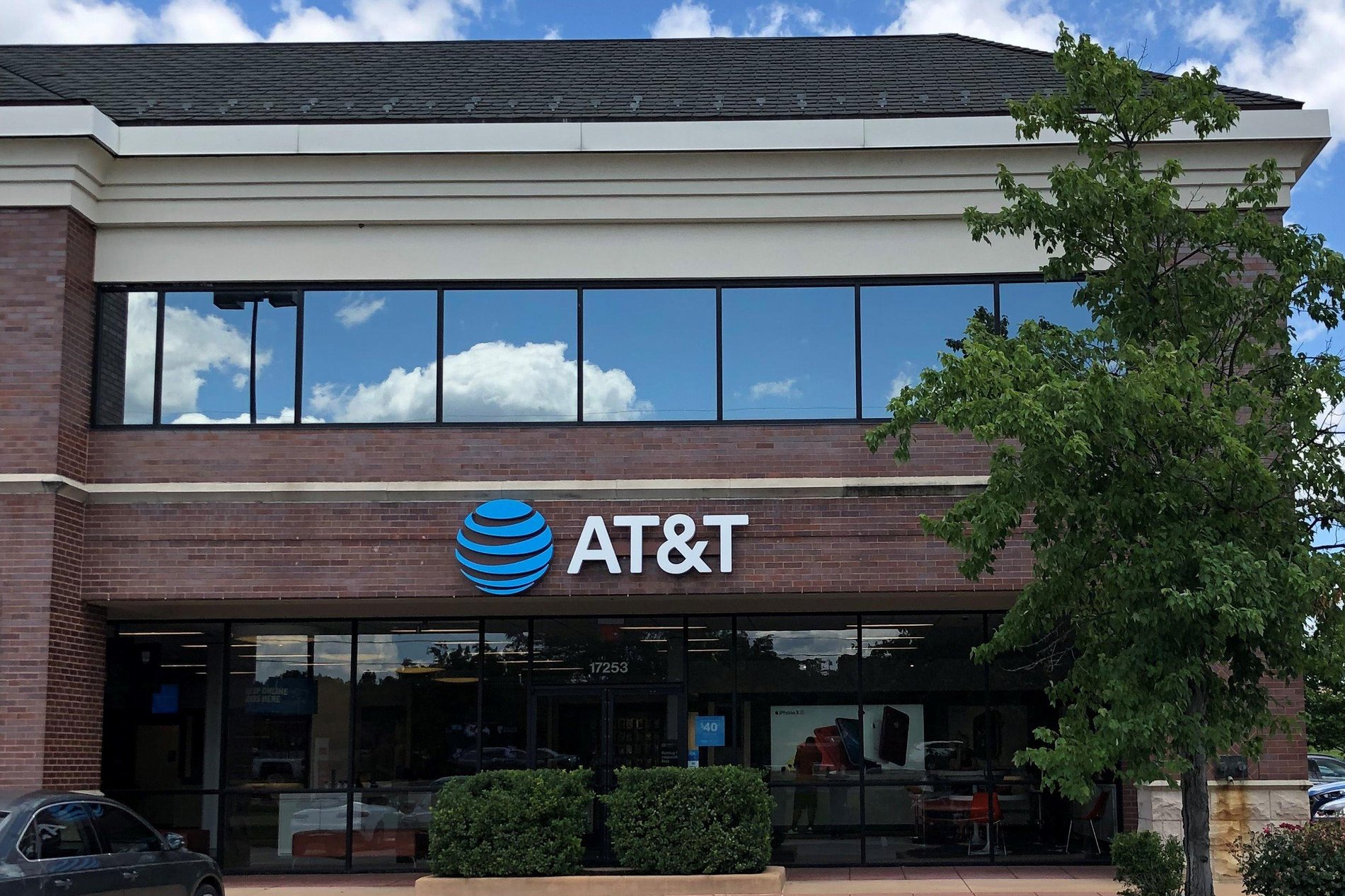 AT&T Store Chesterfield Valley Chesterfield, MO iPhone & Samsung