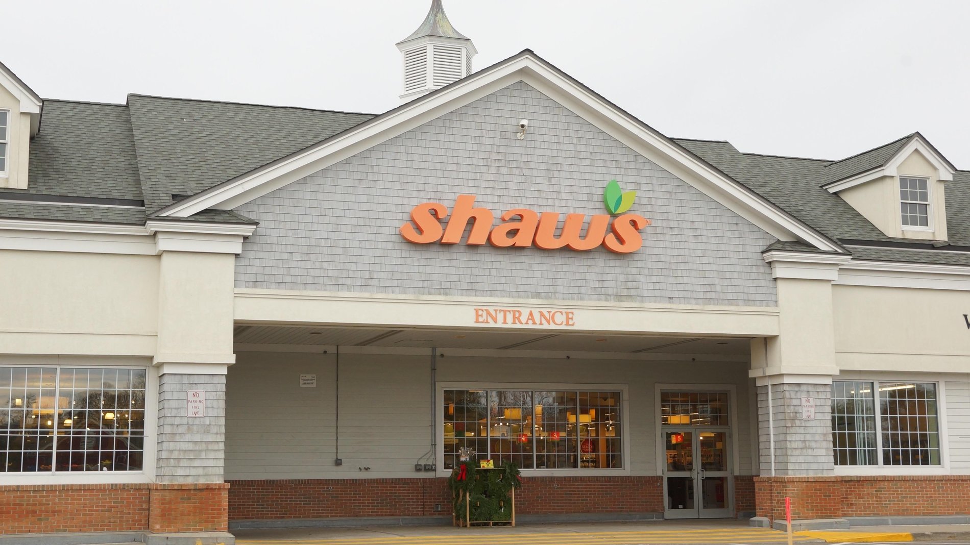 SHAW'S SHOPPING PLAZA SOLD