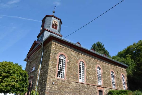 Evangelische Kirche Strinz-Margarethä - Evangelische Gesamtkirchengemeinde Mittlerer Untertaunus (MUT)
