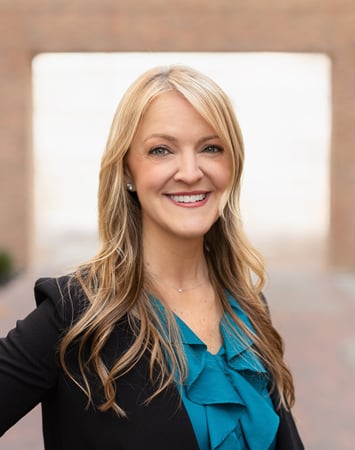 Photo of Kristen Thomas