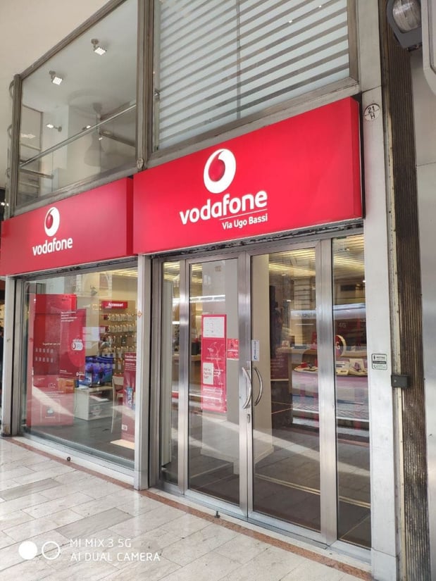 Vodafone Store | Ugo Bassi