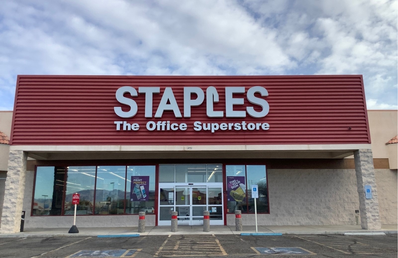 Staples store on sale near me