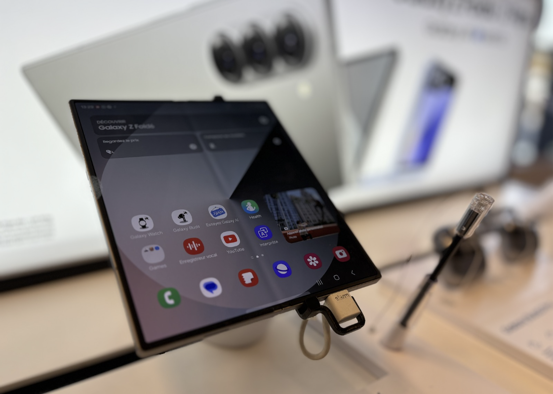 Nouveau smartphone Samsung Z Fold 6 Boulanger Gennevilliers