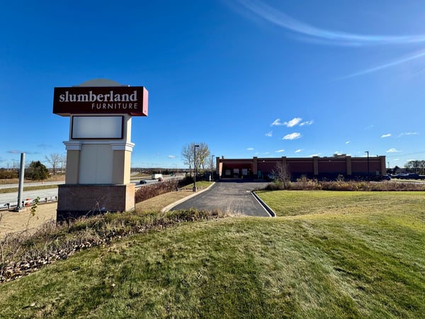 Woodbury Slumberland Furniture entrance