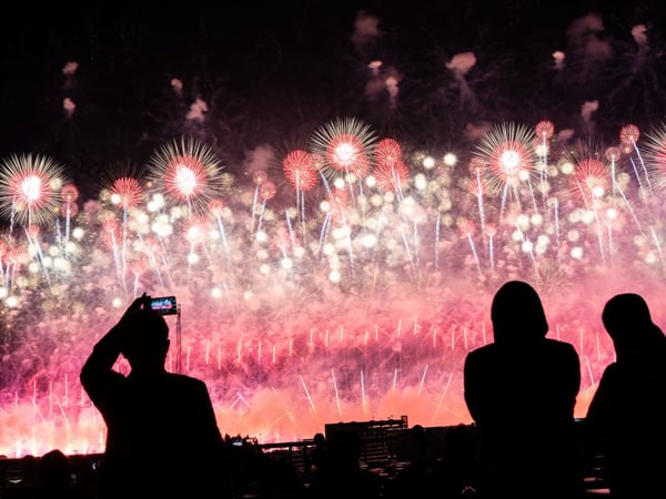 グランドパレス川端から見る大会提供花火
