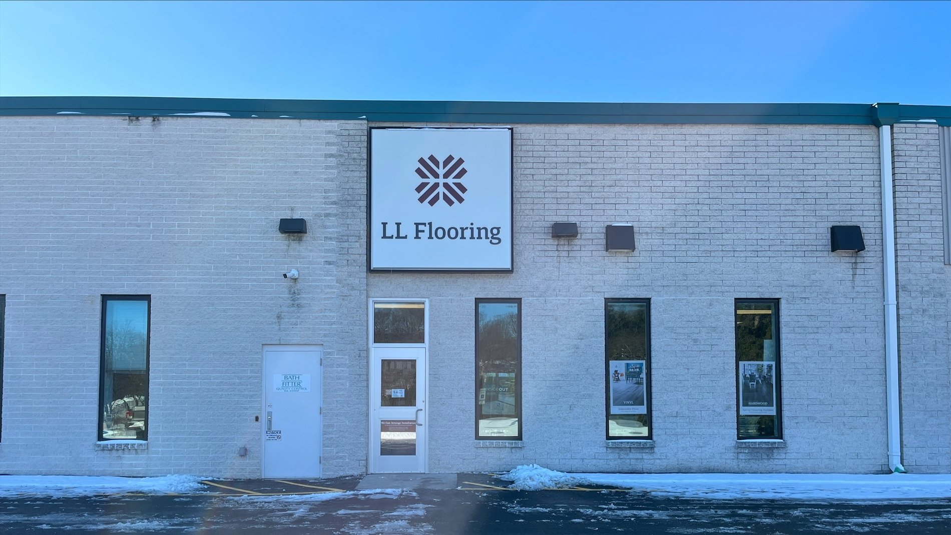 LL Flooring #1106 New Cumberland | 2 Laurel Road | Storefront