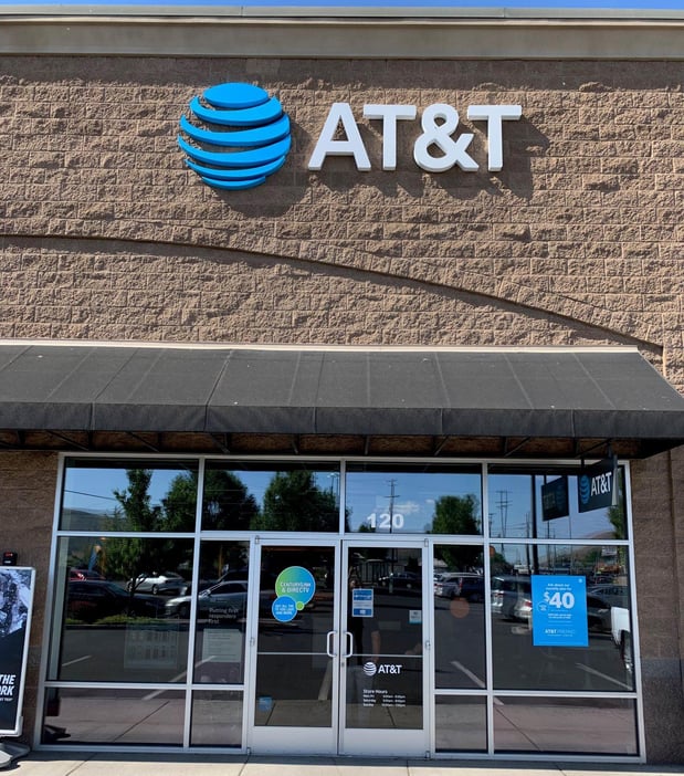 AT&T Store Yakima iPhone SE w/ Curbside Pickup Yakima, WA