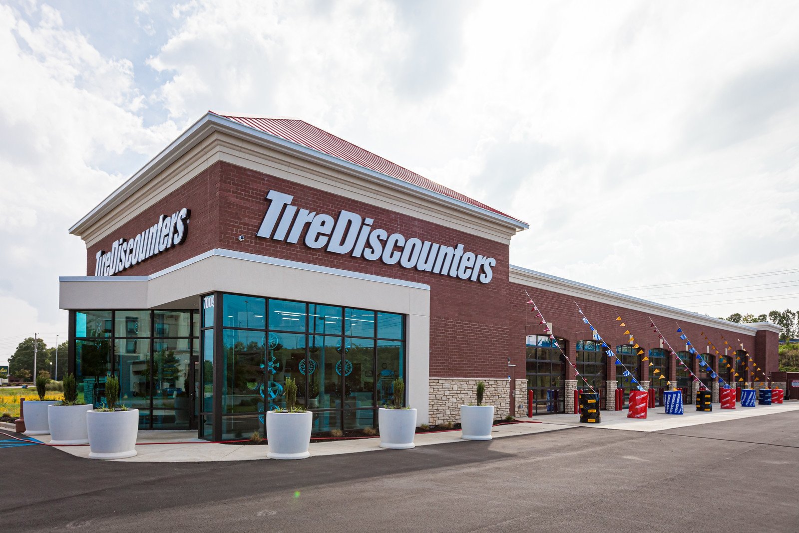 Tire Discounters Research Park tires, alignment, brakes, autoglass in