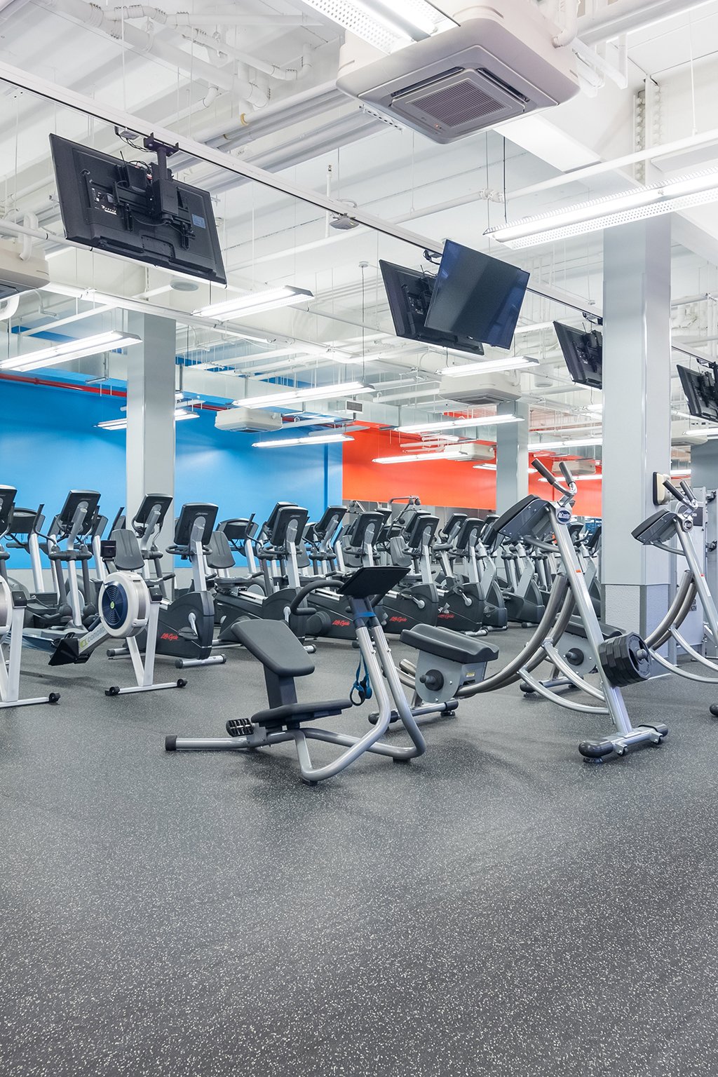 Blink Valley Stream Gym at 14 Brooklyn Avenue, Valley Stream, NY