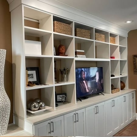 Richmond - Custom closets - Living room wall shelving unit