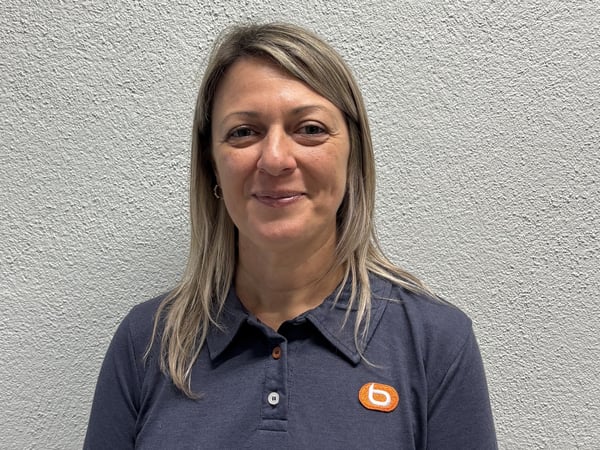 Hôtesse de caisse du magasin  Boulanger Montluçon