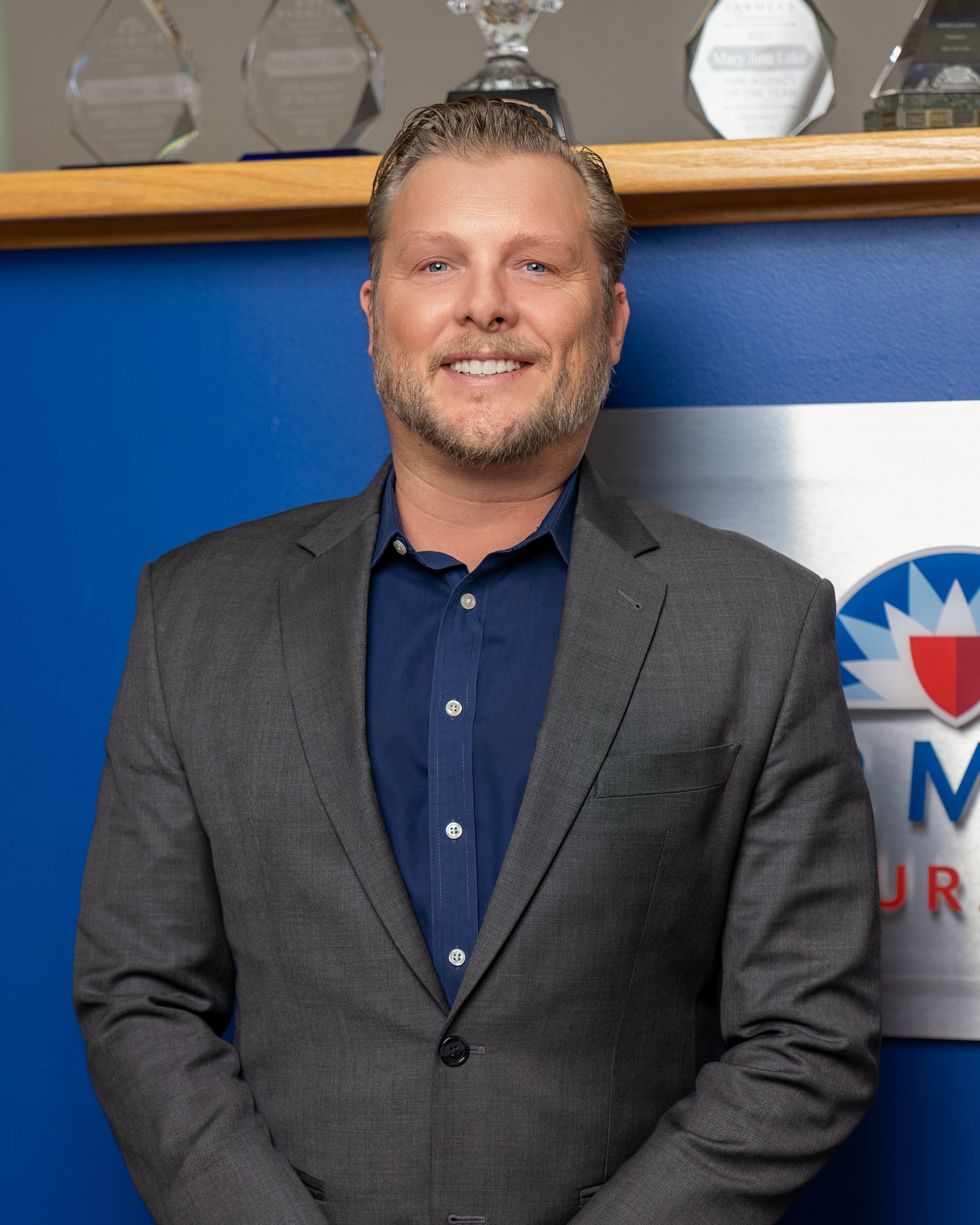 Farmers Insurance Commercial Actors 55 - q7sxz8i
