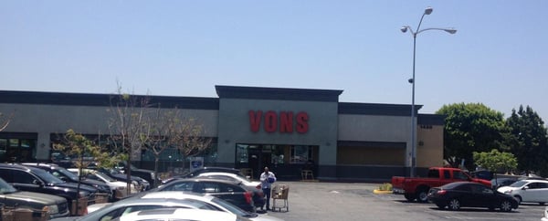 Vons Store Front Picture at 1430 S Fairfax Ave in Los Angeles CA