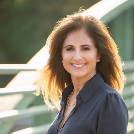 Photo of Lisa Silver