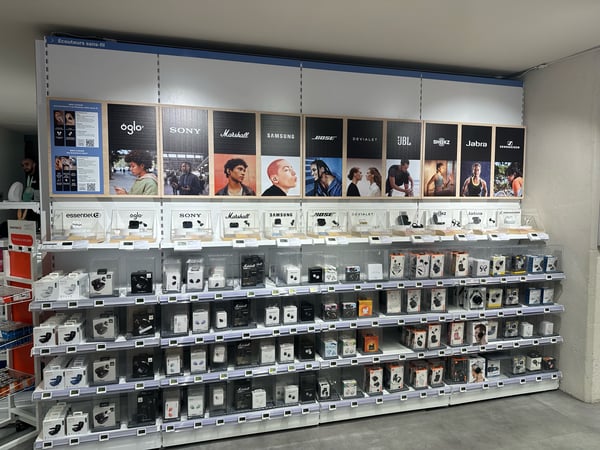 Ecouteurs Sony et airpods de Boulanger Paris Passy