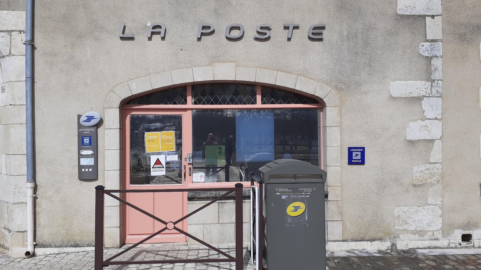 La Poste Saint Savin 86310 La Poste