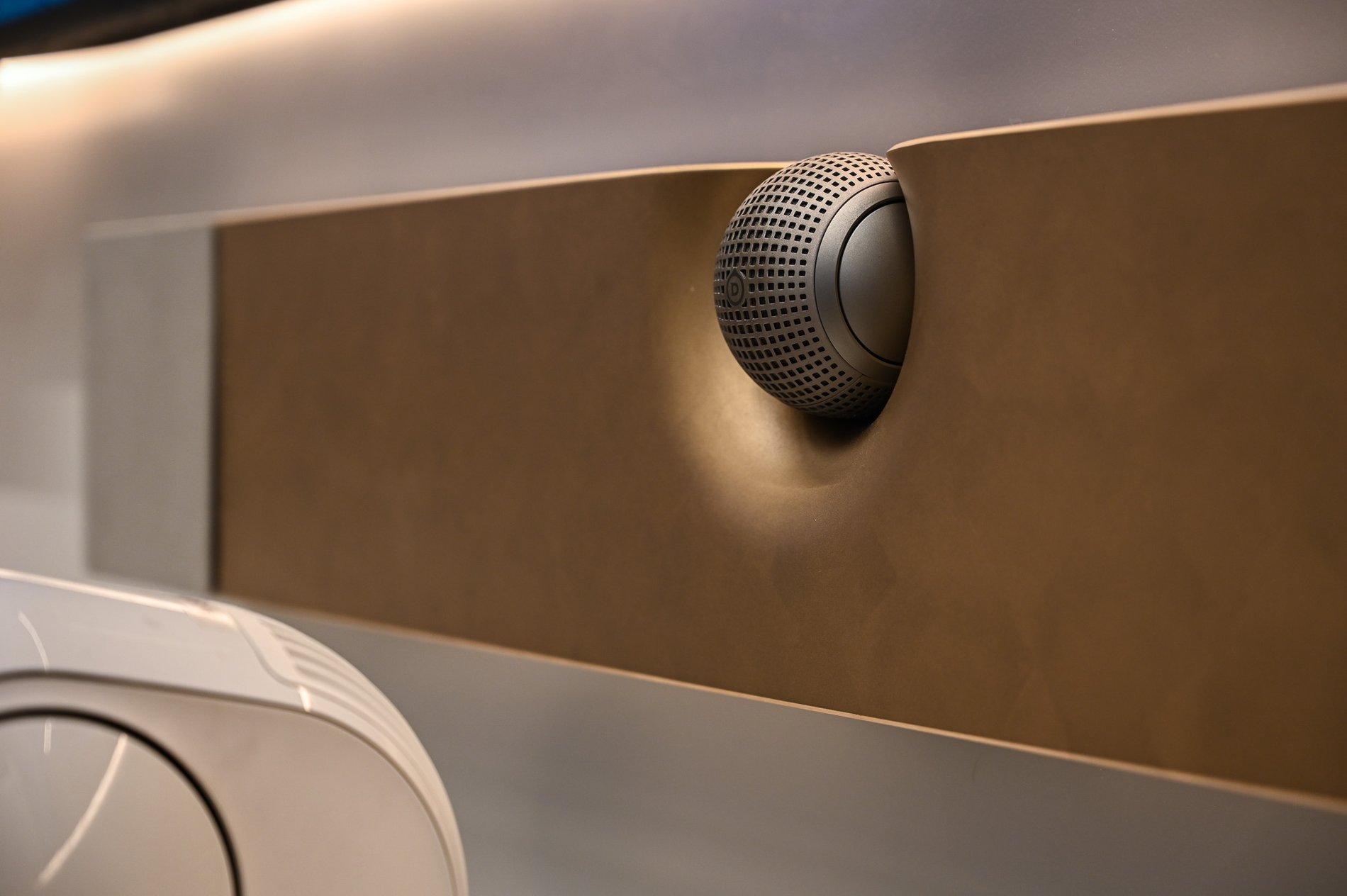 Barre de son DEVIALET Dione Opéra de Paris Boulanger Toulon La Garde