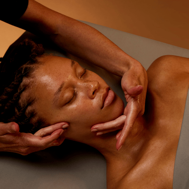 Presence is a Gift
Stay grounded this holiday season with restorative treatments that nourish your body and soul.
 