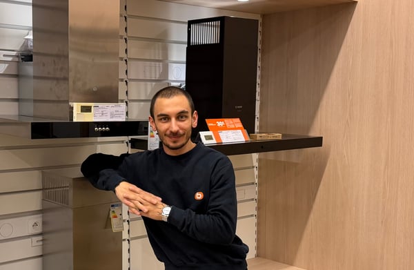 Théo, Conseiller Service Client / Equipier Client