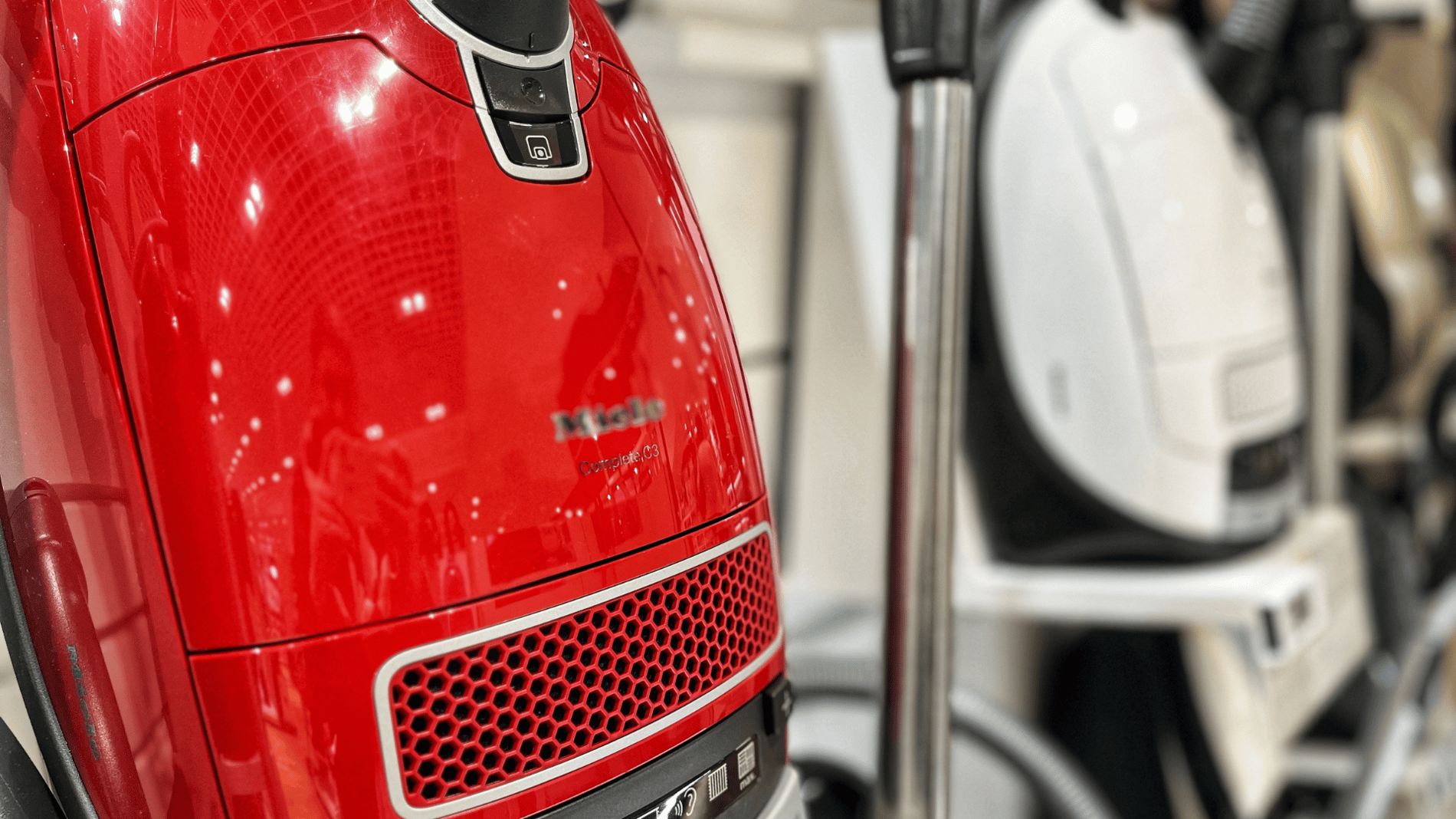 ASPIRATEUR TRAINEAU MIELE BOULANGER NICE CAP 3000