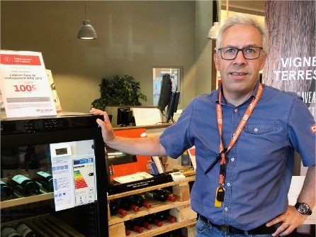 Pascal vendeur confort au magasin Boulanger Mâcon.