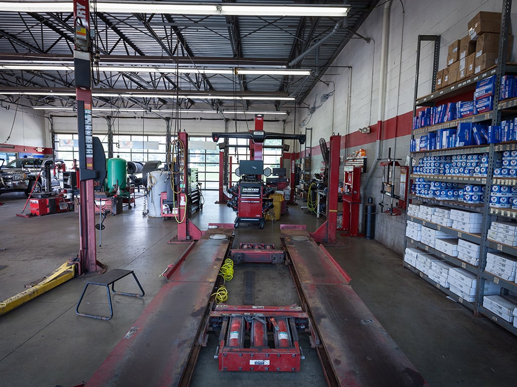 Tire Discounters Brandt Pike tires, alignment, brakes, autoglass in
