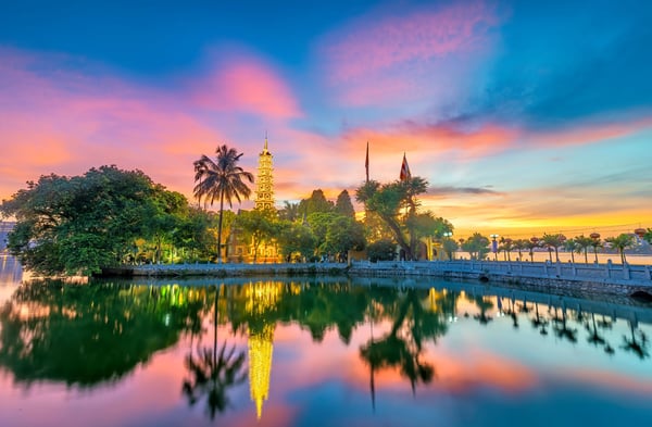 ベトナム、ハノイの午後のチャンクオック寺