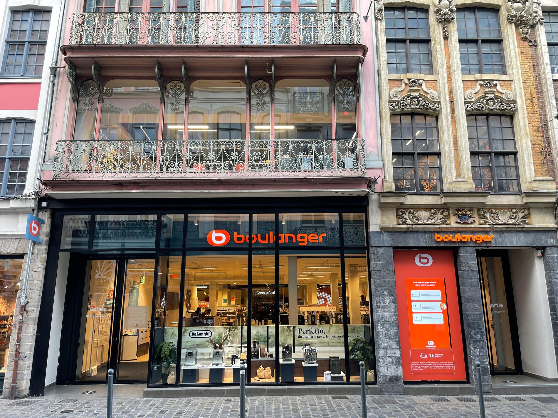 Vitrine et façade du magasin Boulanger au
36/40 rue Esquermoise à Lille!