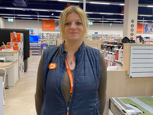 Aurélie fait parti de la Team Boulanger Bourg-en-Bresse depuis août  2023 !
Elle accompagne et conseille les clients en fonction de leurs besoins par la qualité de sa relation et par ses conseils d’usage. Ses Forces, le gros électroménagers et les produits encastrables.