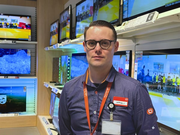 Joffrey, vendeur multimédia du magasin Boulanger Vendenheim Reichstett