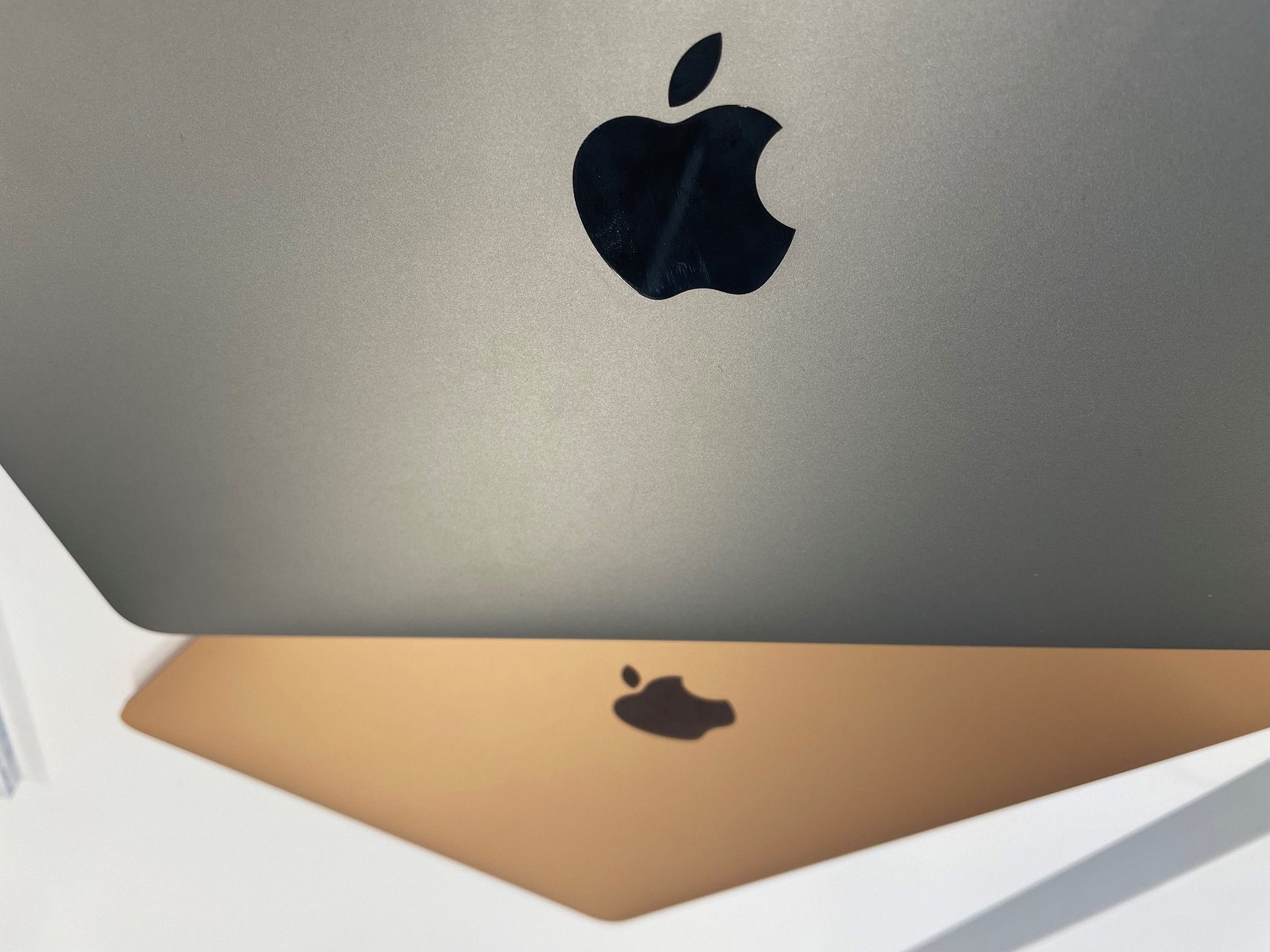 Découvrez la finesse et la légèreté des MacBook Air  dans votre Boulanger Laval