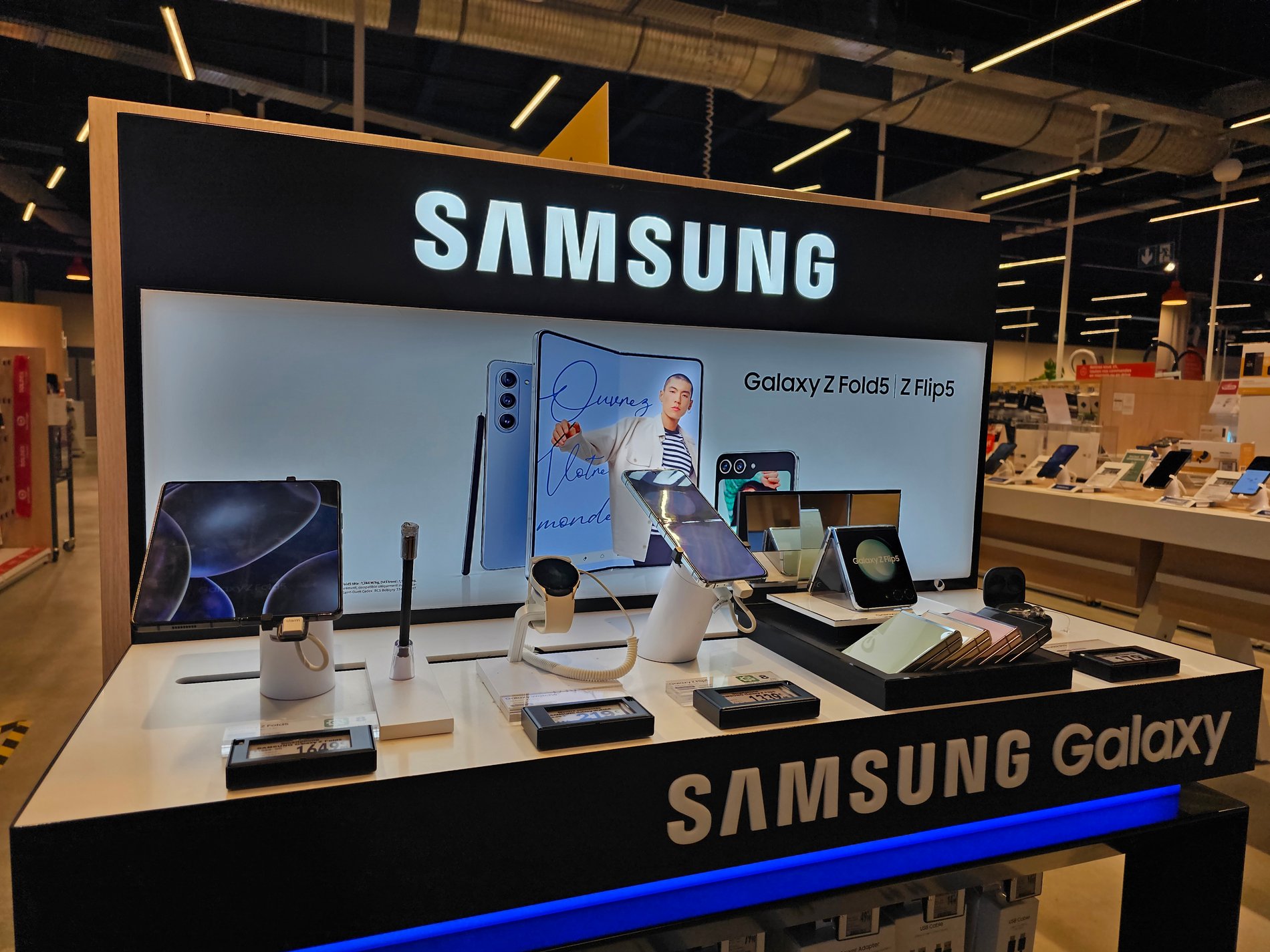 nouveauté Samsung smartphone tablette écouteurs montre connectée Boulanger Tourville la Rivière Rouen