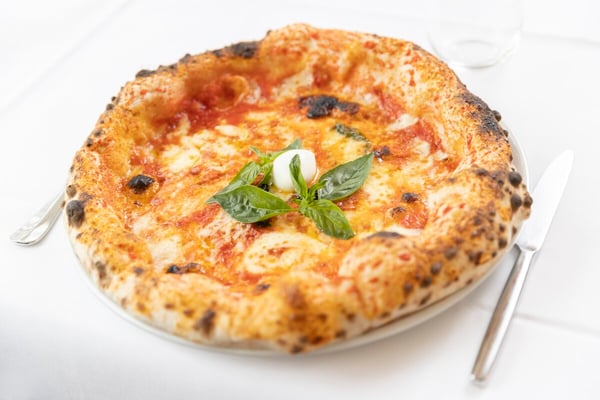 Amalfi Restaurant Riehen Pizza Margherita
