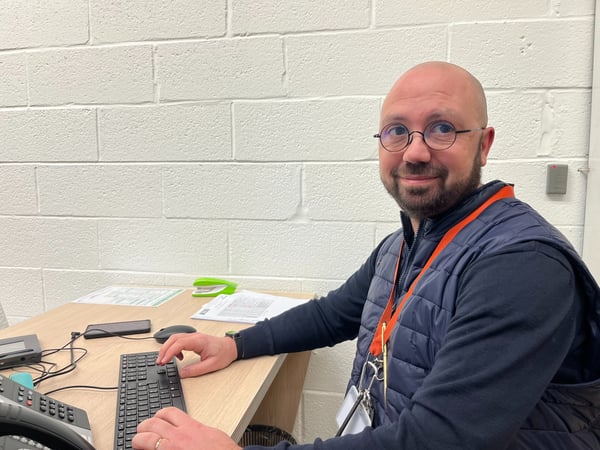Nicolas, conseiller service client